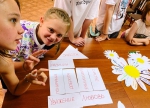 Подсказка: Наведите курсор на верхнюю часть правой или левой стороны картинки, для просмотра следующего или предыдущего изображения.Вы просматриваете изображения из статьи:Мы рисуем счастье