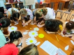 Подсказка: Наведите курсор на верхнюю часть правой или левой стороны картинки, для просмотра следующего или предыдущего изображения.Вы просматриваете изображения из статьи:Мы рисуем счастье