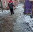 Коммунальщики обрабатывают пешеходные маршруты и тротуары в Ставрополе - Телеканал СвоёТВ