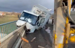 ГАЗель въехала в отбойник в Шпаковском округе Ставрополья