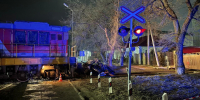В Светлограде локомотив столкнулся с легковушкой, два человека погибли - ATVmedia.Ru