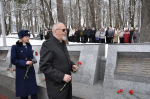 Поклонимся великим тем годам...