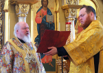 Митрополит Кирилл совершил Литургию и панихиду в Серафимо-Дивеевском монастыре