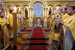 Митрополит Кирилл совершил Литургию и панихиду в Серафимо-Дивеевском монастыре