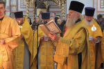 Митрополит Кирилл совершил Литургию и панихиду в Серафимо-Дивеевском монастыре
