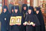 Митрополит Кирилл совершил Литургию и панихиду в Серафимо-Дивеевском монастыре