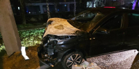 Автомобиль загорелся в Ставрополе после наезда на столб - Телеканал СвоёТВ