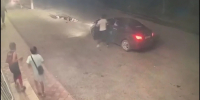 Мать с ребенком попали под колеса автомобиля в Дагестане - Комсомольская Правда