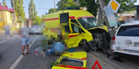 Пять человек пострадали в аварии с реанимацией и легковушкой в Ставрополе - Комсомольская Правда