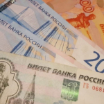 Только 35% ставропольцев считают, что сбережения надежно хранить в долларах