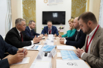 Губернатор Ставрополья на ПМЭФ обсудил строительство новой больницы