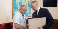 Глава Ставрополья передал звезду Героя России родителям погибшего бойца СВО - ИА Победа 26