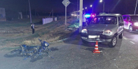 Два подростка на мотоцикле пострадали в ДТП в Советском округе - Телеканал СвоёТВ