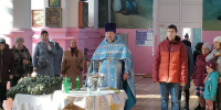 В храме села Дмитриевского освятили маскировочные сети для воинов СВО - Епархия