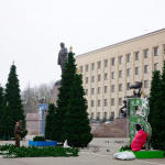 Площадь Ленина в Ставрополе украшают к Новому году