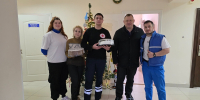 Глава Предгорья поздравил работников экстренных служб, дежуривших в Новый год - ИА Победа 26