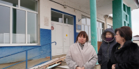 Партдесант проинспектировал капремонт в школе посёлка Каскадного - ИА Победа 26