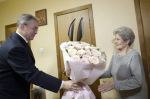 Губернатор Владимиров поздравил ставропольчанку со 100-летием