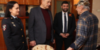 В Ставрополе 100-летнего ветерана поздравили с Днём защитника Отечества - Телеканал СвоёТВ