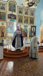 В храме преподобного Серафима Саровского села Труновского собором духовенства Донского благочиния совершена Литургия Преждеосвященных Даров