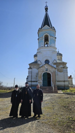 В храме преподобного Серафима Саровского села Труновского собором духовенства Донского благочиния совершена Литургия Преждеосвященных Даров