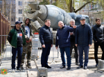 Глава Ставрополя проверил, как продвигается благоустройство сквера в районе лицея № 8.