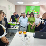 В школе на Ставрополье открыли агрокласс с микроскопами и цифровыми лабораториями