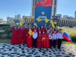 В День города Ставрополя хор Свято-Владимирской гимназии города Ставрополя выступил на фестивале свободного творчества «Сияй!»